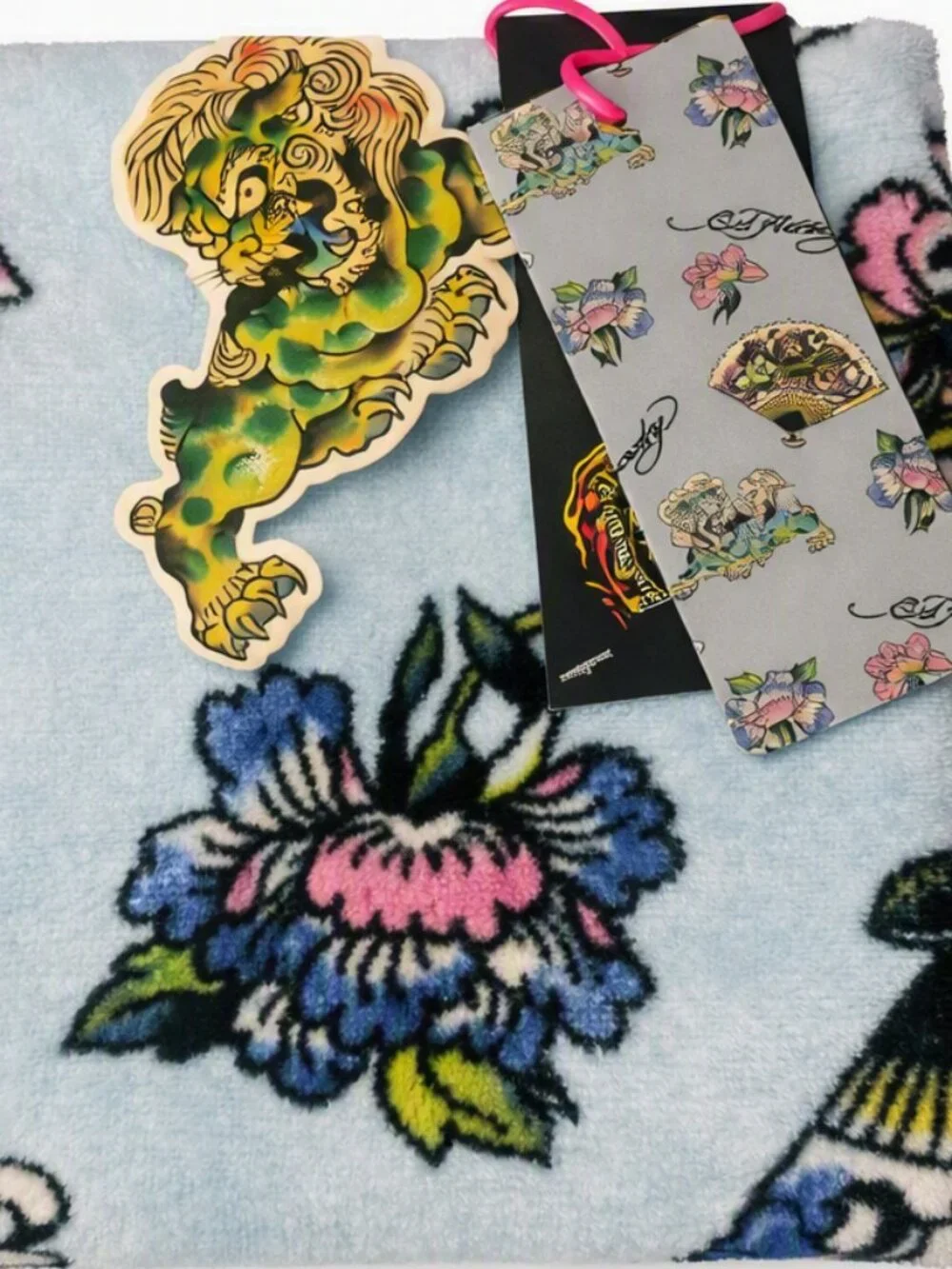 Ed Hardy Printed Cotton Bath Towel – Tattoo Lion & Floral Art